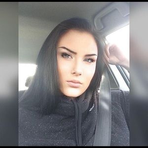 Meet your Posher, Alexis